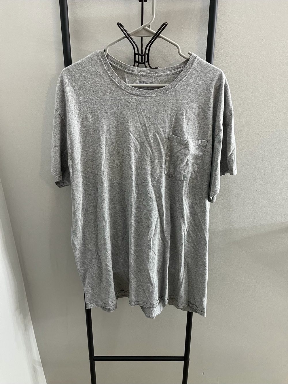 Fruit of the Loom Men's Gray Short-Sleeve Pocket Tee